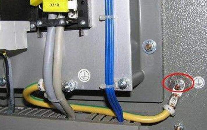 為什么所有的電路板插件機(jī)都要裝接地線呢？